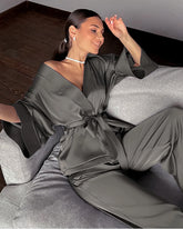 Ensemble de Robe et Pantalon en Soie Classique pour Femmes